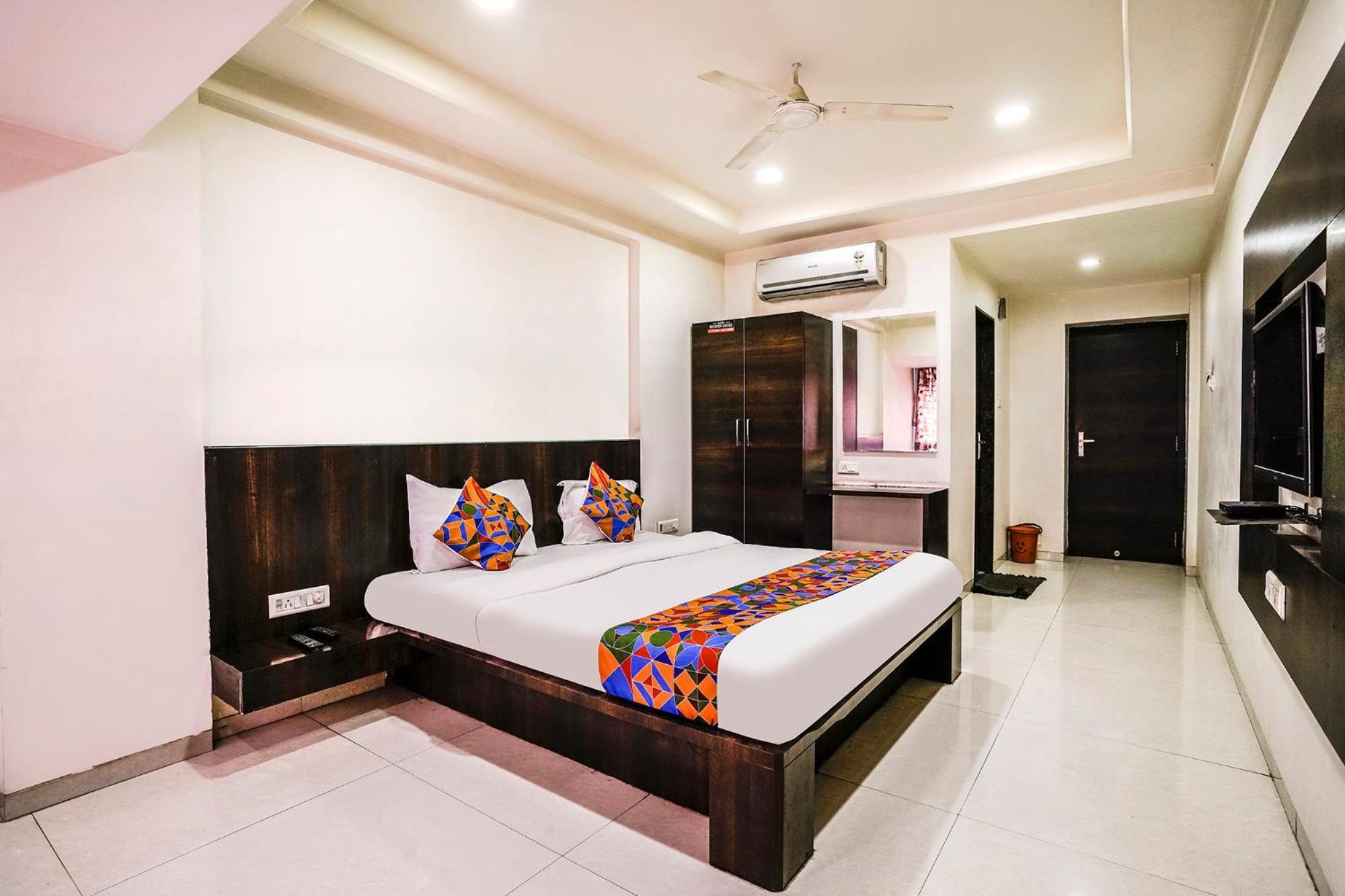 Fabexpress Raj Tourist Nashik Exterior foto